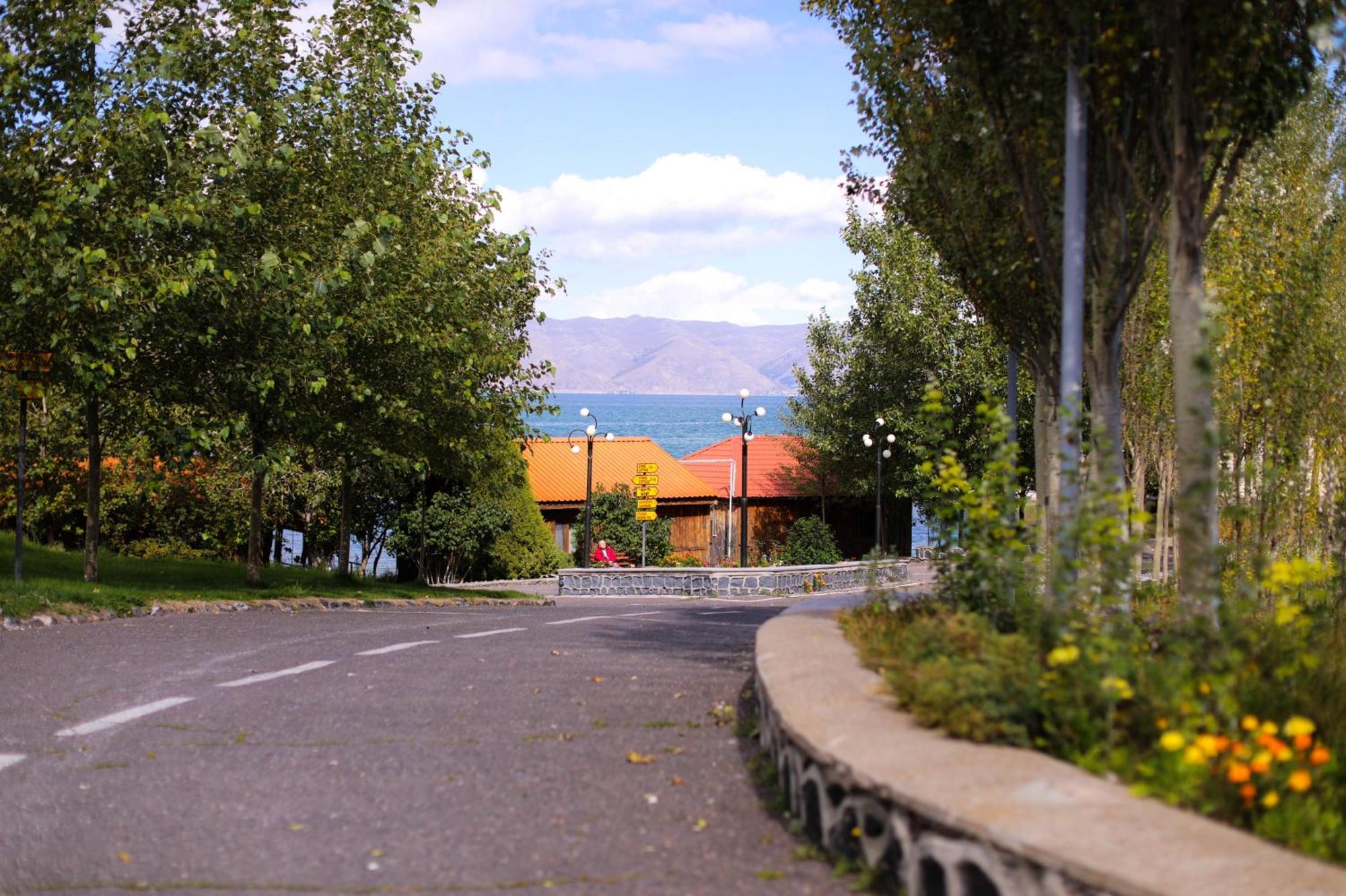 Noy Land Resort Sevan Exterior photo